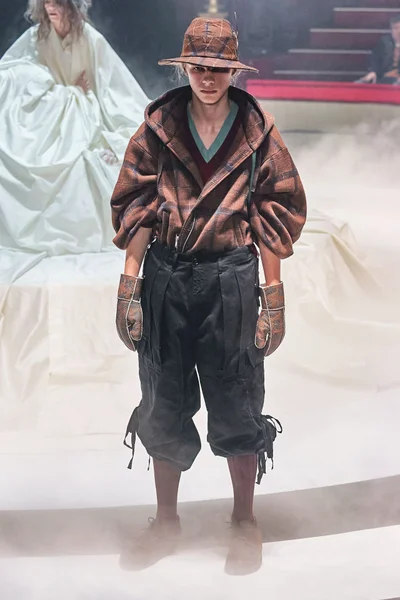 Look 2